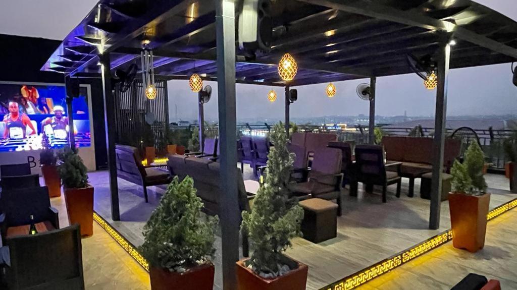 Phoenicia Suites Wupa Exterior foto