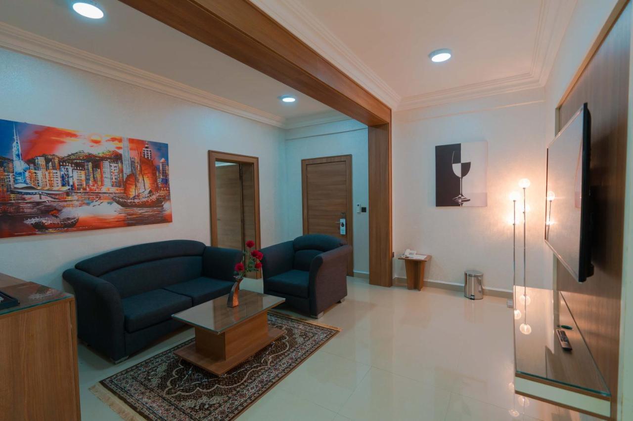 Phoenicia Suites Wupa Exterior foto